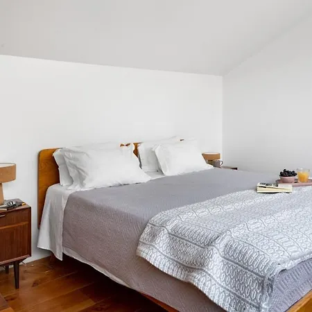 Plum Guide - Fine Unity Apartment Lisbon