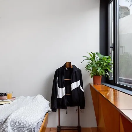 Plum Guide - Fine Unity Apartment Lisbon